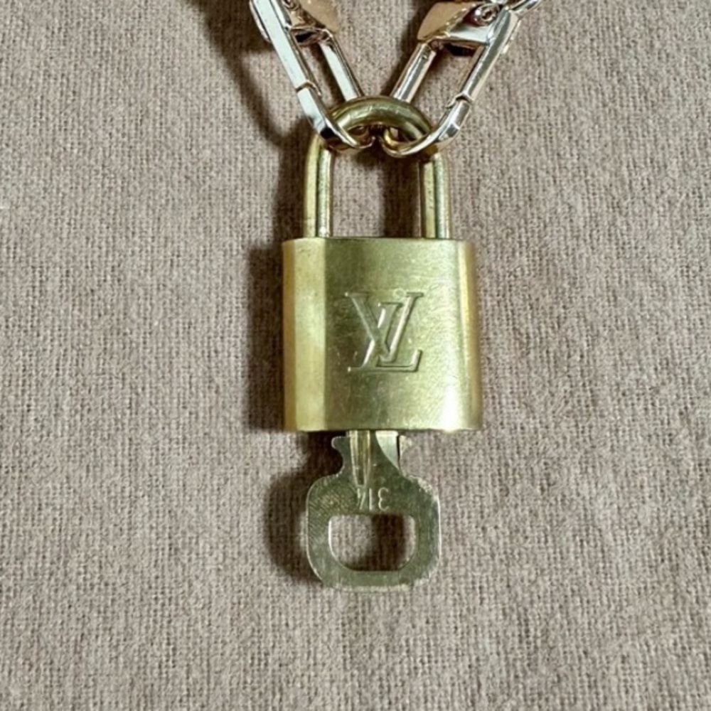 314 LOUIS VUITTON LV Lock and Key #314 - Picture 5 of 6